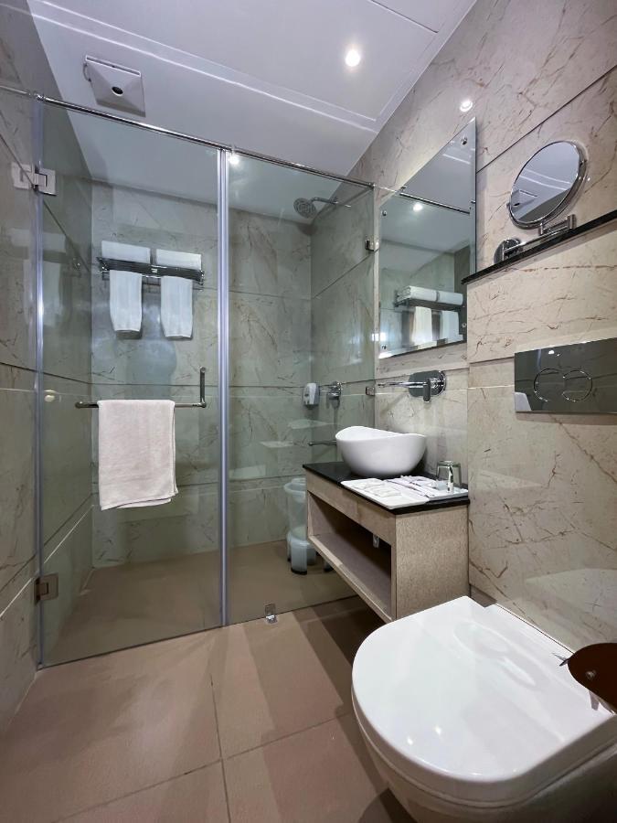 Hotel Classio Royale Amritsar Exterior foto